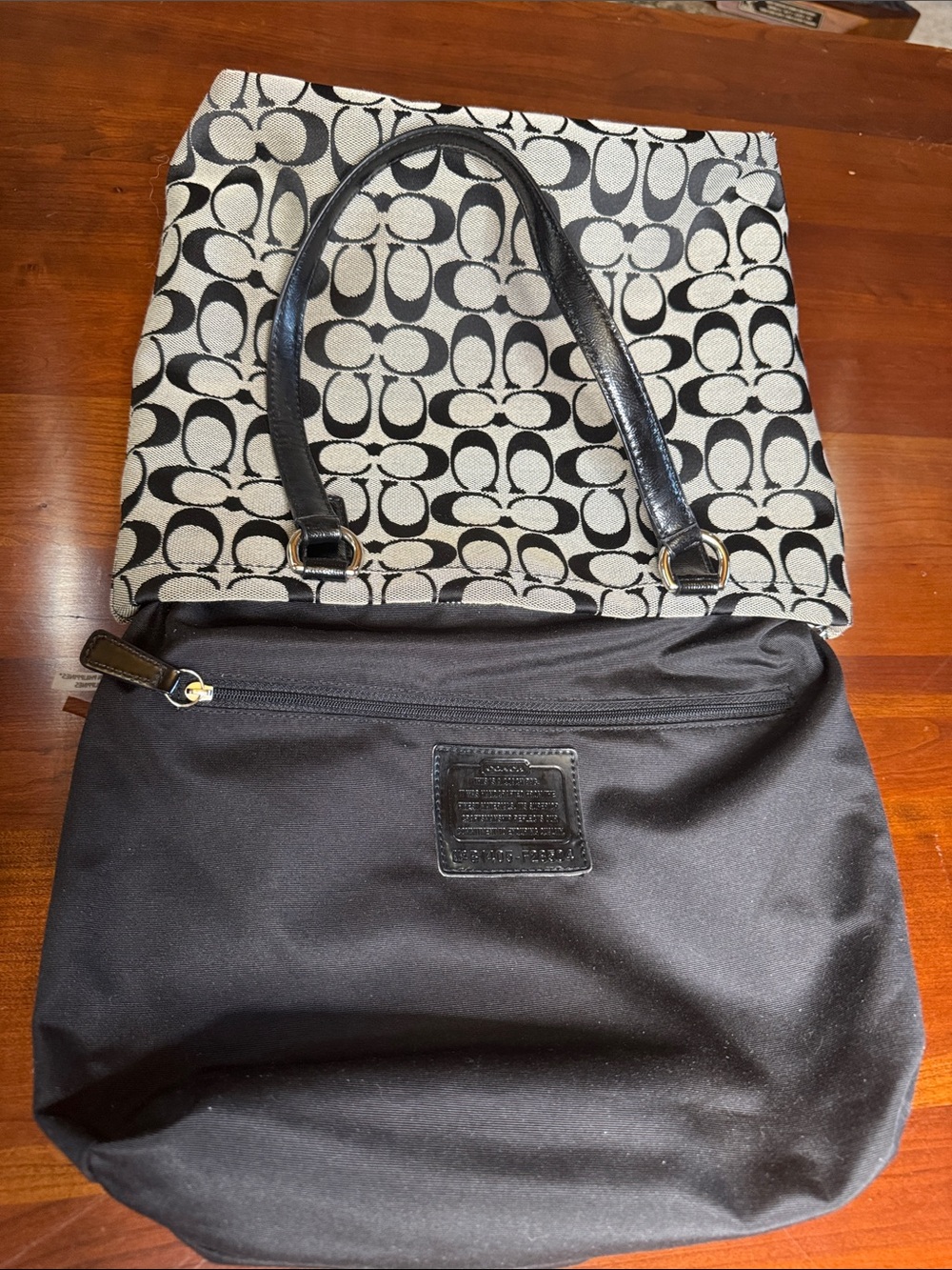 Coach Signature C Black/Silver Canvas Patent Leather Tote F28504 Pristine - Picture 4 of 7